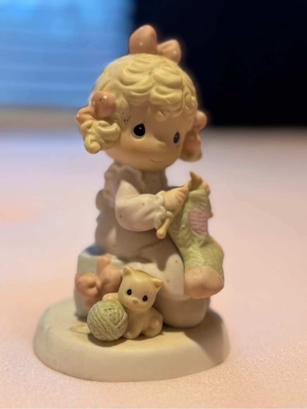 1998 Vintage Precious Moments Figurine!